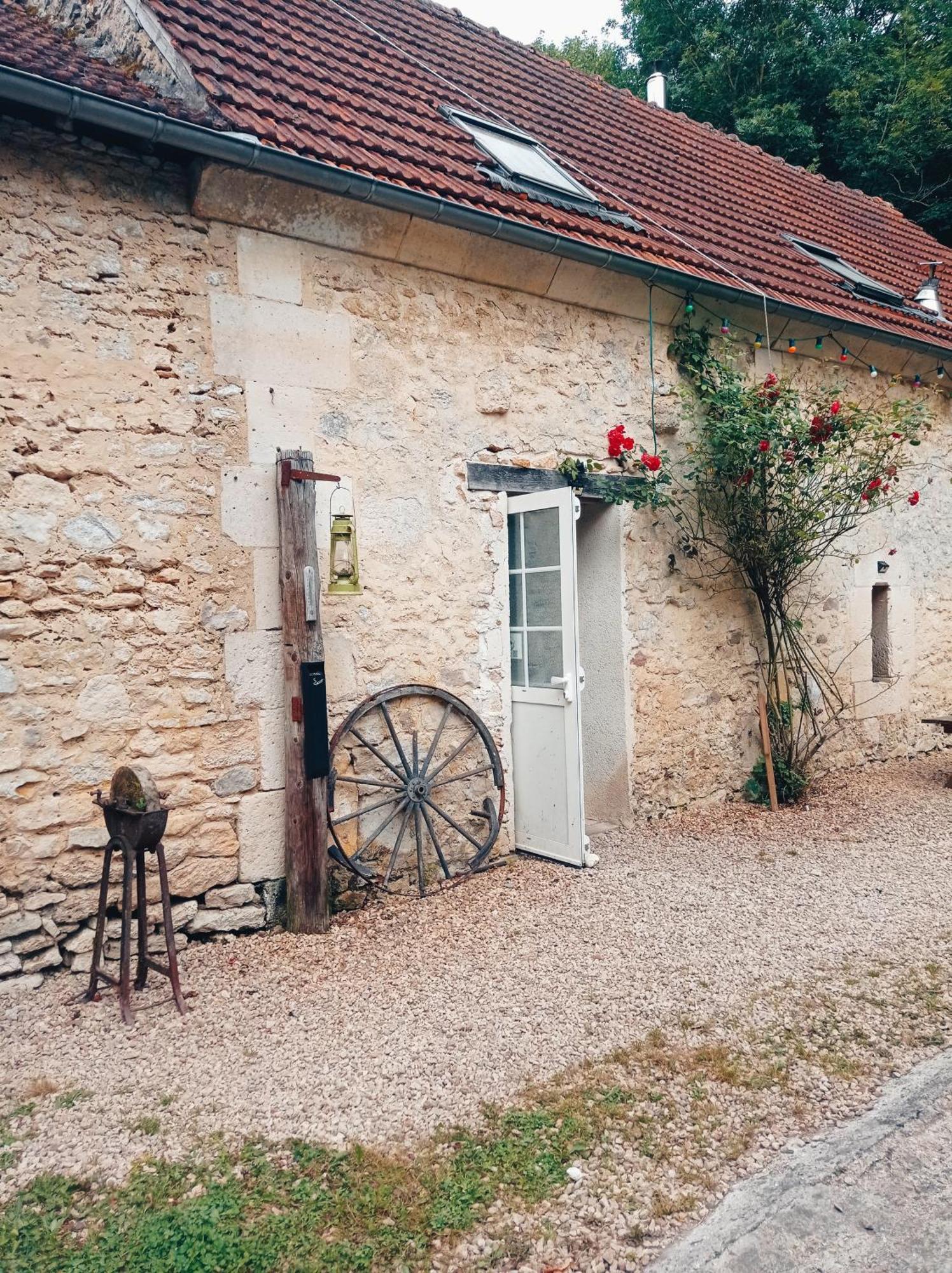 Chez Tombivouac Villa Pierrefonds Eksteriør bilde